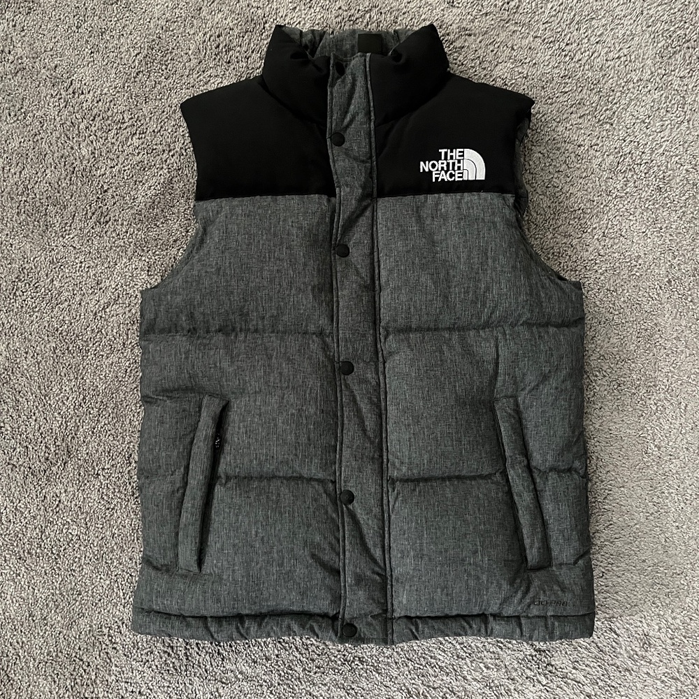 North Face Puffer Vest / Medium / Black & Grey